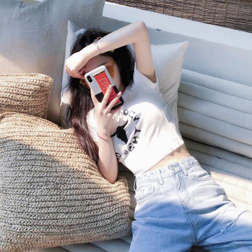 既有美貌又有气质的微信美女头像生活照，能够展现出她的优雅和高贵