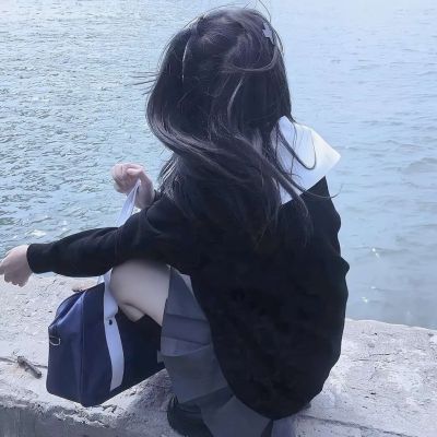 ins风女头 冬日女头像  海边风景女头 冷色调头像