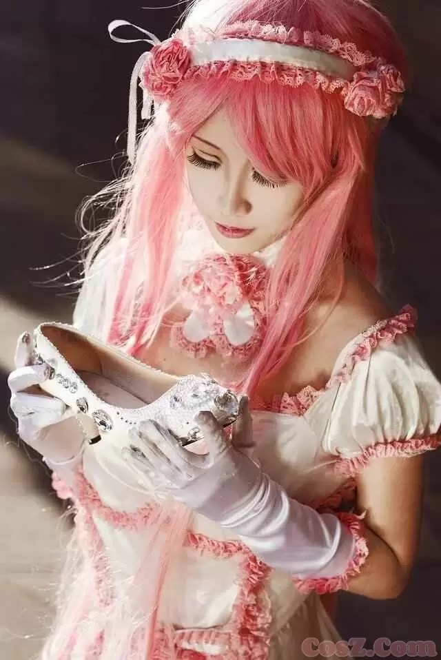 《C站·第315期》白雪公主脚太大了所以没有适合自己的舞鞋而无法参加舞会！