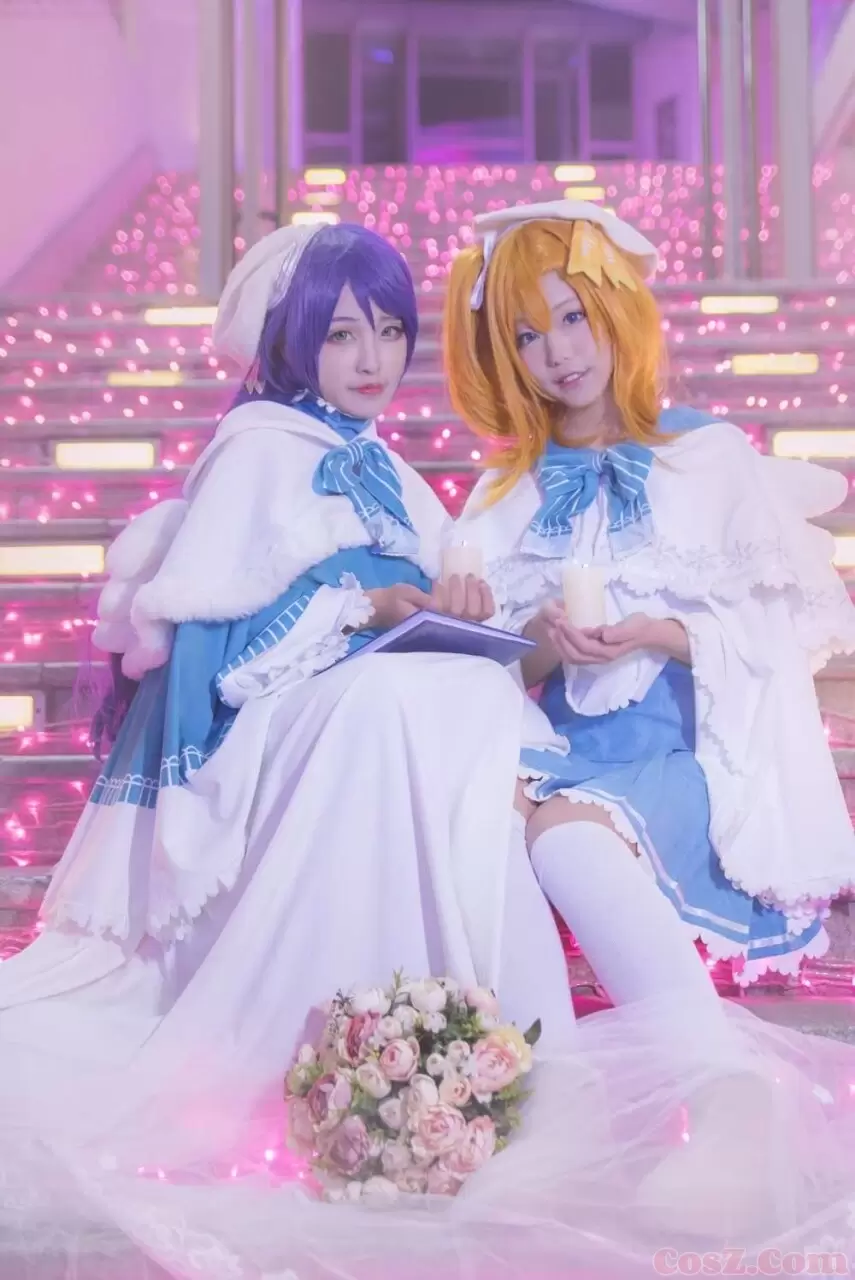 《C站·第171期》白雪公主圣诞版两个萝莉妹子穿着白丝袜降临！