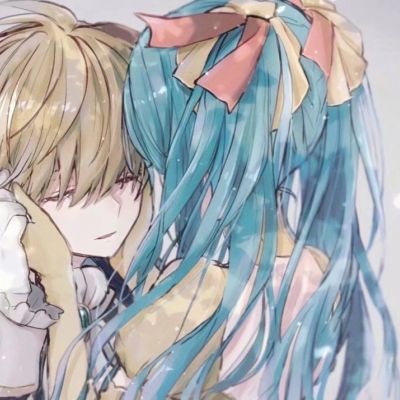 情侣头动漫头像双人，开心的是 陪你的人是我