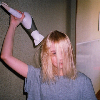 高冷欧美头像女生简单气质，这世间的温柔在等你