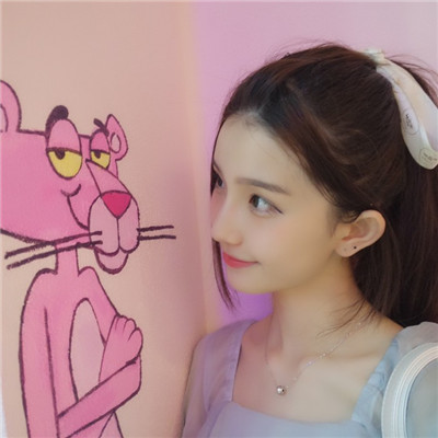 颜值很高气质非常仙气的女生头像，她的微笑是那样的温暖